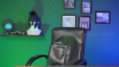 Snapshot of perseoo_88 chatting on March 7, 2025, 12:23 pm andres    online show from March 7, 2025, 12:23 pm