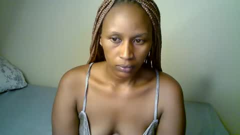 peru_queen online show from May 11, 2026, 6:05 pm