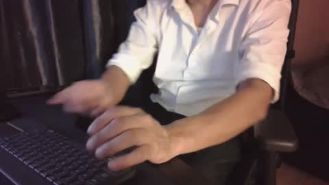 Lalo   x peruvianevil  ig peruvianevil  online show from April 10, 2026, 4:17 am