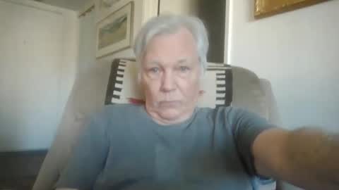 Snapshot of pervdude01 chatting on January 17, 2025, 10:01 pm Nut4aNickel online show from January 17, 2025, 10:01 pm