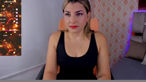 Snapshot of pervert_milf2023 chatting on December 16, 2024, 6:38 pm Isabella online show from December 16, 2024, 6:38 pm