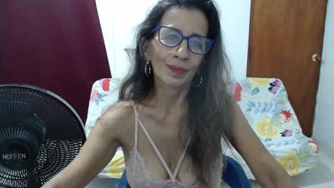Snapshot of pervert_milf4uu_4 chatting on February 22, 2025, 3:45 am luz  online show from February 22, 2025, 3:45 am