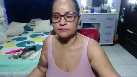 Snapshot of pervert_mommy_x chatting on March 3, 2026, 11:27 am SAMY online show from March 3, 2026, 11:27 am