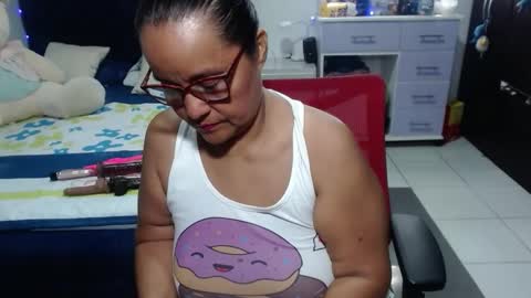 Snapshot of pervert_mommy_x chatting on March 5, 2026, 9:27 am SAMY online show from March 5, 2026, 9:27 am