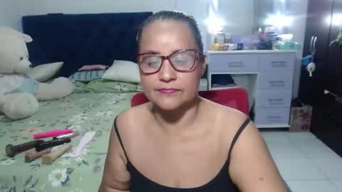 Snapshot of pervert_mommy_x chatting on March 17, 2026, 11:35 am SAMY online show from March 17, 2026, 11:35 am