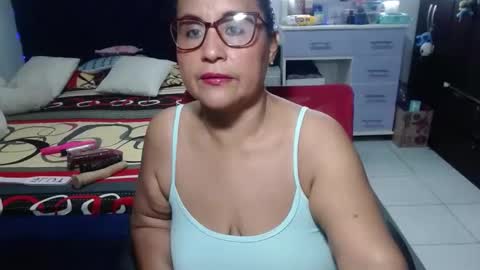 Snapshot of pervert_mommy_x chatting on March 23, 2026, 10:41 am SAMY online show from March 23, 2026, 10:41 am