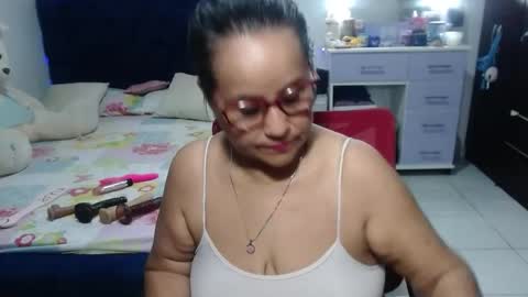 Snapshot of pervert_mommy_x chatting on April 15, 2026, 9:49 am SAMY online show from April 15, 2026, 9:49 am