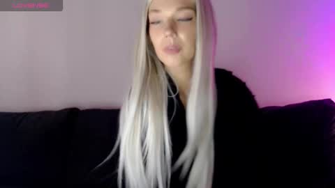 Snapshot of pervyblonde chatting on October 28, 2025, 11:25 am Isabella online show from October 28, 2025, 11:25 am