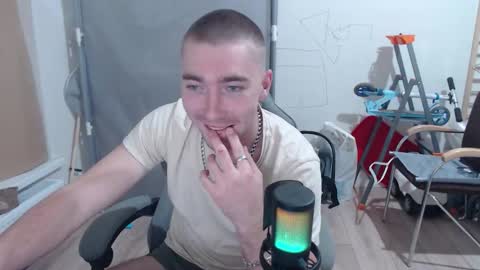 Snapshot of pes1ko chatting on March 1, 2026, 8:00 pm pes1ko online show from March 1, 2026, 8:00 pm