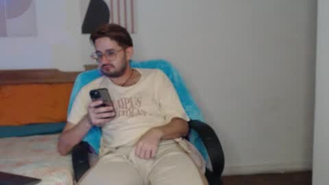 Snapshot of peter_x_annaud chatting on October 19, 2025, 11:11 am FELIPE online show from October 19, 2025, 11:11 am