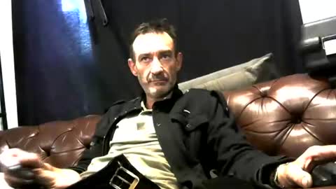 peterrobertson939 online show from April 11, 2026, 1:54 am