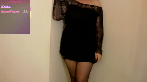 Snapshot of petersemily chatting on November 27, 2025, 11:29 pm Peters Emily online show from November 27, 2025, 11:29 pm