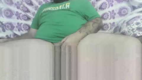 Snapshot of petit1985 chatting on October 6, 2025, 1:36 am Francescco online show from October 6, 2025, 1:36 am