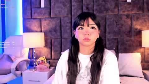 Snapshot of petit_rosseowo chatting on December 5, 2024, 9:50 pm Im Rosse but u can call me Rossie or Rosita . online show from December 5, 2024, 9:50 pm