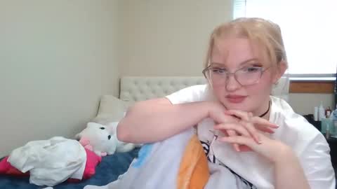 Snapshot of petite_cupcake chatting on February 20, 2025, 10:48 pm Little cupcake online show from February 20, 2025, 10:48 pm