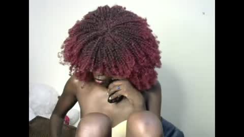 Snapshot of petite_lavi2 chatting on December 27, 2024, 5:26 pm petite_lavi2 online show from December 27, 2024, 5:26 pm