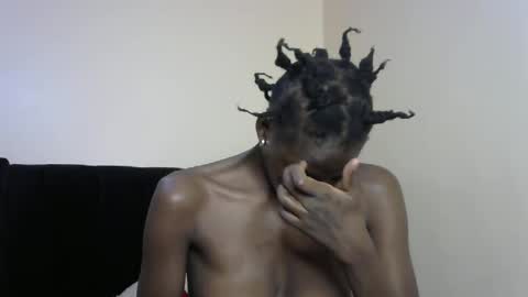 Snapshot of petite_lavi2 chatting on February 9, 2025, 2:40 pm petite_lavi2 online show from February 9, 2025, 2:40 pm