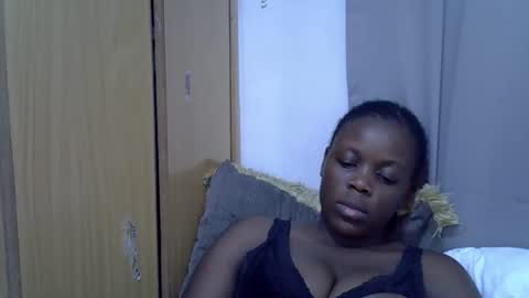 Snapshot of petite_melan chatting on September 11, 2025, 11:49 pm petite_melan online show from September 11, 2025, 11:49 pm