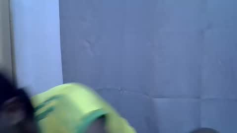 Snapshot of petite_melan chatting on September 16, 2025, 11:22 am petite_melan online show from September 16, 2025, 11:22 am