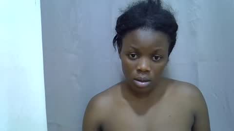 Snapshot of petite_melan chatting on October 3, 2025, 10:29 pm petite_melan online show from October 3, 2025, 10:29 pm