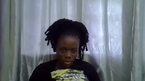 Snapshot of petite_melan chatting on October 18, 2025, 8:48 am petite_melan online show from October 18, 2025, 8:48 am