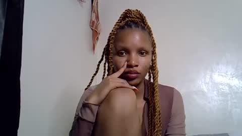 petite_melinda online show from July 7, 2026, 10:03 pm