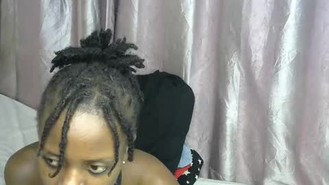 petite_star2 online show from November 24, 2025, 8:52 pm