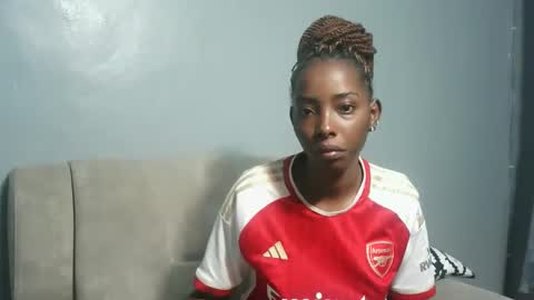 Snapshot of petite_tanya chatting on December 5, 2024, 5:15 am Tanya online show from December 5, 2024, 5:15 am