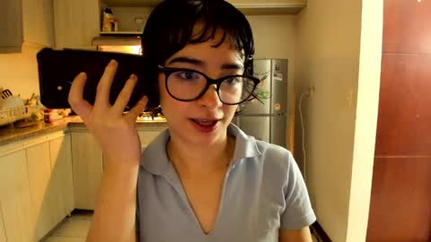 Lunna online show from April 28, 2026, 1:48 am