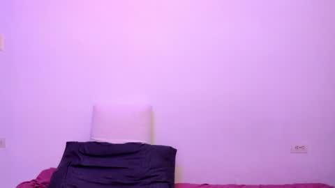 Lunna online show from July 28, 2026, 1:56 am