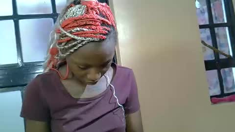 petitehunny online show from April 24, 2026, 6:05 am