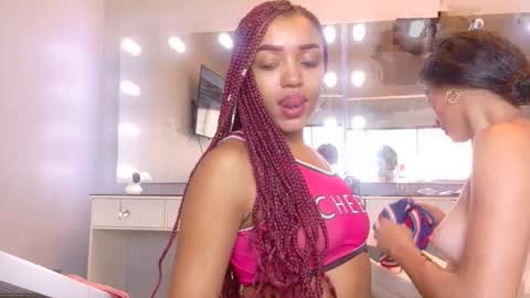 Snapshot of petitestrawberry18 chatting on April 16, 2026, 9:39 pm Tip us ask our names online show from April 16, 2026, 9:39 pm