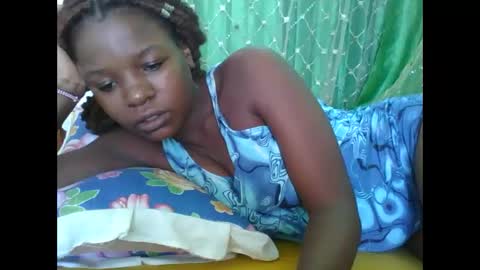 petitesweetchiq online show from February 22, 2026, 8:02 am