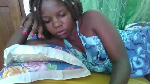 petitesweetchiq online show from February 23, 2026, 8:22 am