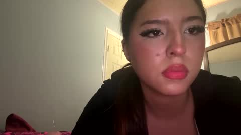 Snapshot of petitewetpussyy chatting on December 12, 2024, 3:32 am Petitewetpussy online show from December 12, 2024, 3:32 am