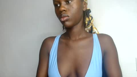 Snapshot of petitgirl88 chatting on July 18, 2026, 5:44 am petitgirl88 online show from July 18, 2026, 5:44 am