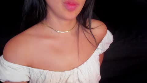 Snapshot of petitgirl_ chatting on December 22, 2024, 6:15 pm J A S S online show from December 22, 2024, 6:15 pm