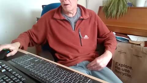 Snapshot of petitwilly chatting on March 30, 2026, 8:15 am petitwilly online show from March 30, 2026, 8:15 am