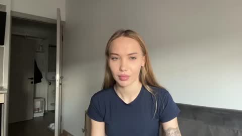 Amelie online show from July 30, 2026, 12:26 pm