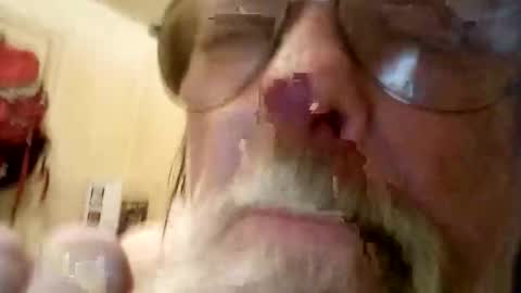 Snapshot of pezz001 chatting on November 1, 2025, 4:36 am pezz001 online show from November 1, 2025, 4:36 am