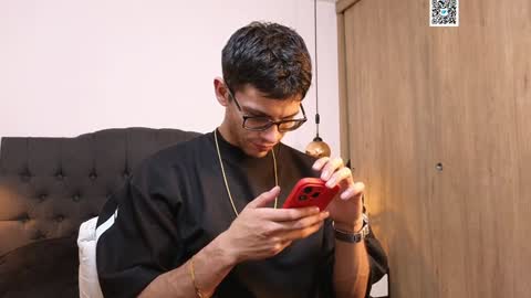 phantom_bigger1 online show from January 17, 2025, 4:57 pm