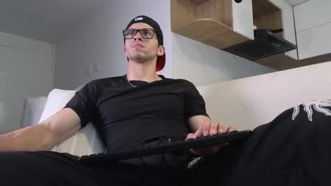 phantom_bigger1 online show from October 10, 2025, 1:10 pm