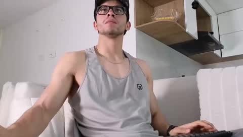 phantom_bigger1 online show from October 13, 2025, 3:34 pm