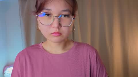 Snapshot of phebenogowski chatting on November 19, 2025, 4:34 am Jenny online show from November 19, 2025, 4:34 am