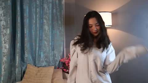 Hitomi oo online show from December 2, 2024, 6:30 am