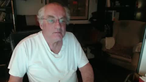 Snapshot of philoumis2 chatting on January 6, 2025, 9:00 pm Philippe online show from January 6, 2025, 9:00 pm