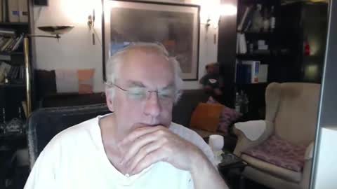 Snapshot of philoumis2 chatting on January 7, 2025, 9:25 pm Philippe online show from January 7, 2025, 9:25 pm