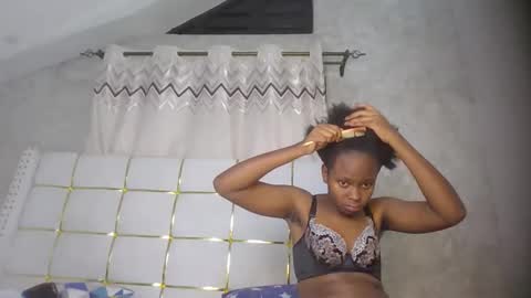 Snapshot of phoebe015 chatting on March 1, 2026, 6:54 pm phoebe online show from March 1, 2026, 6:54 pm