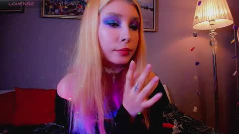 Phoenixvale Pls follow me online show from November 17, 2025, 3:51 pm