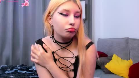 Phoenixvale Pls follow me online show from November 30, 2025, 3:38 pm